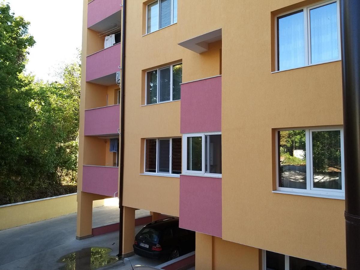 Апартамент Трапезица Скай Veliko Tarnovo Luaran gambar